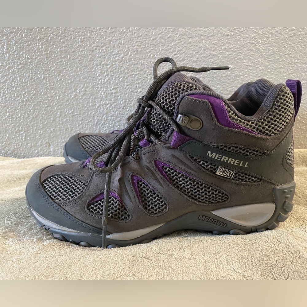 Merrell Hiking Boots Size 8 - Gortex